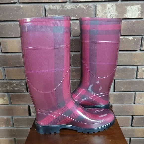 Burberry London authentic unlined tartan rainboot worn once purchased 2008 - Picture 8 of 16